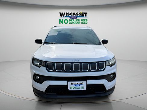 Used 2022 Jeep Compass Latitude w/ Sun and Sound Group AWD/4WD image 10