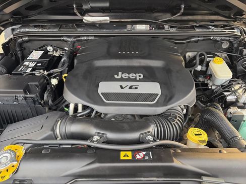 Used 2017 Jeep Wrangler Sport image 15