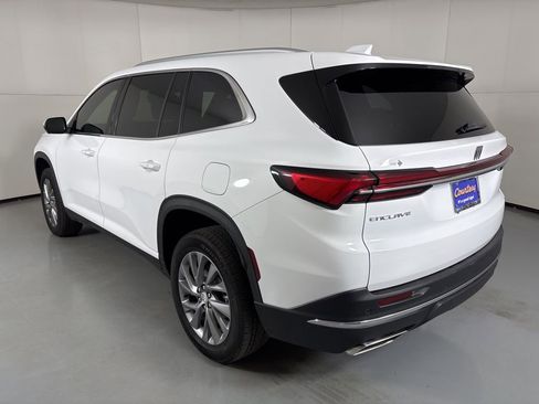 Used 2025 Buick Enclave Preferred image 6