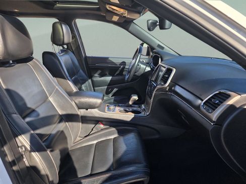 Used 2017 Jeep Grand Cherokee Limited image 22