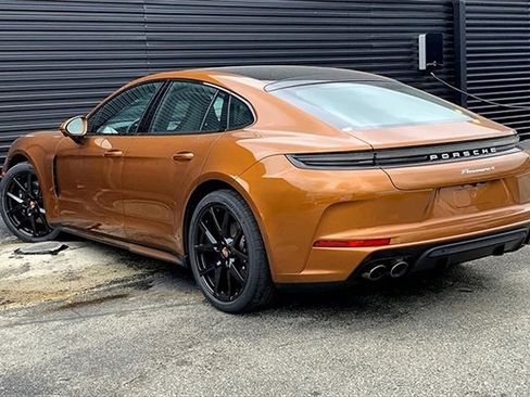 New 2025 Porsche Panamera 4 image 3