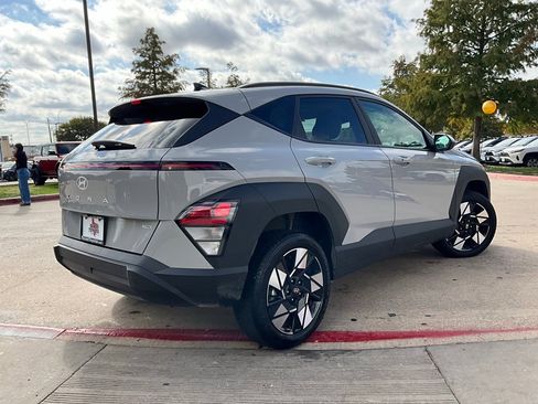 Used 2025 Hyundai Kona SEL image 6