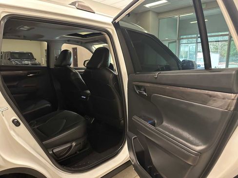 Certified 2022 Toyota Highlander Limited image 27