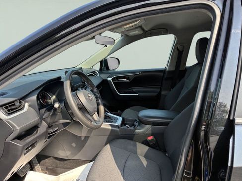 Used 2021 Toyota RAV4 XLE AWD/4WD image 48