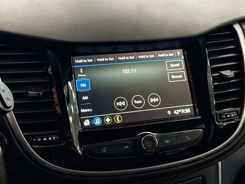 Used 2019 Chevrolet Trax LT w/ LT Convenience Package FWD image 15