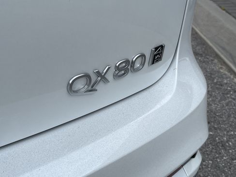 Certified 2026 INFINITI QX80 Luxe w/ Cargo Package AWD/4WD image 9