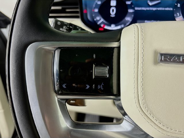 Used 2025 Land Rover Range Rover Autobiography AWD/4WD image 10