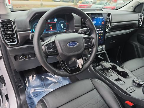 Used 2024 Ford Ranger Lariat w/ Advanced Towing Package image 16