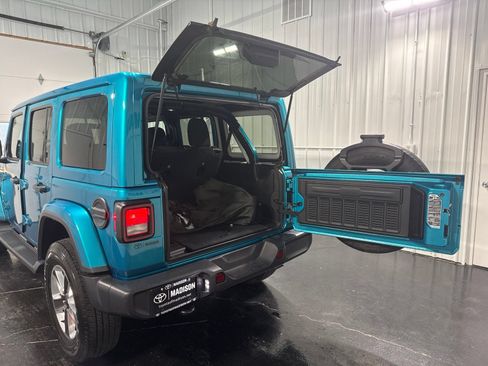 Used 2020 Jeep Wrangler Unlimited Sahara AWD/4WD image 39