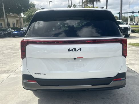 New 2026 Kia Carnival SX FWD image 7