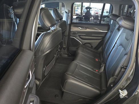 Used 2023 Jeep Grand Cherokee 4WD 4xe image 10