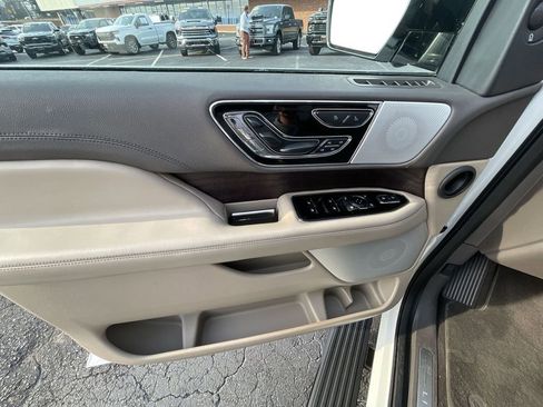 Used 2024 Lincoln Navigator L Reserve image 22
