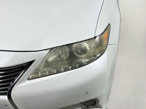 Used 2013 Lexus ES 300h image 12
