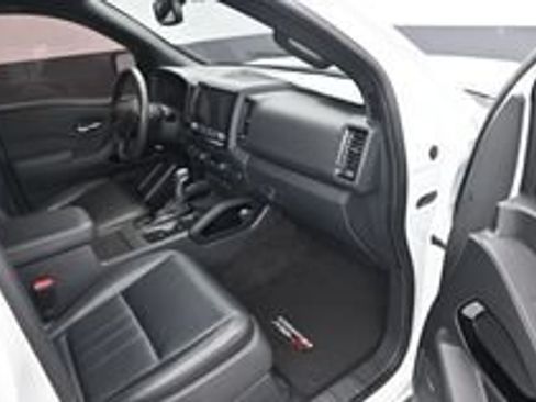 Used 2022 Nissan Frontier PRO-4X w/ Pro-4X Premium Package AWD/4WD image 38