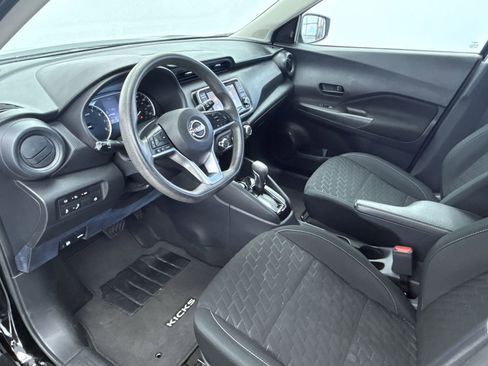 Used 2022 Nissan Kicks S image 12