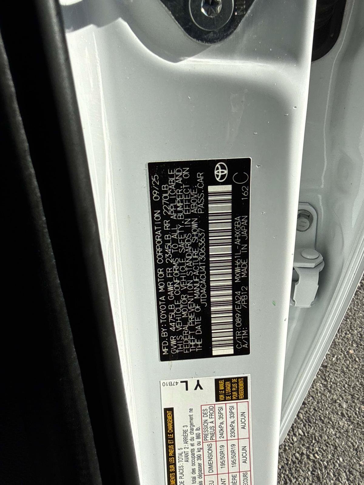 Used 2026 Toyota Prius Plug-In Hybrid FWD image 28