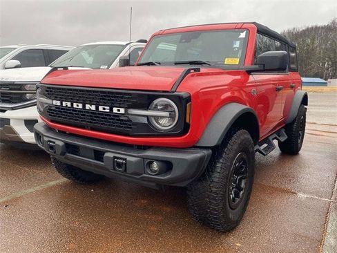 Used 2023 Ford Bronco Wildtrak image 38