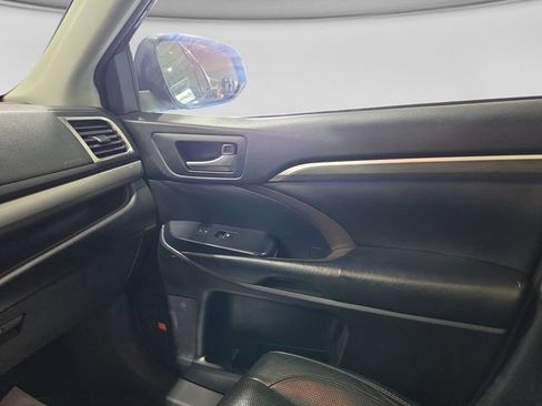 Used 2018 Toyota Highlander Limited AWD/4WD image 21