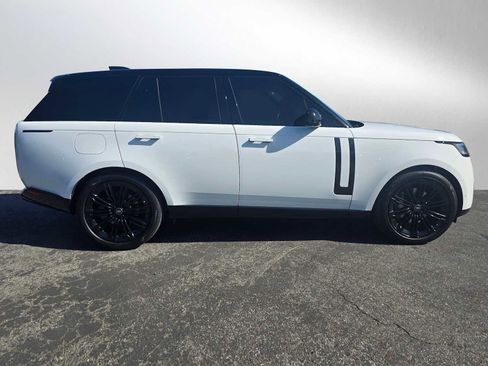 Used 2022 Land Rover Range Rover SE image 6