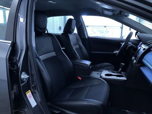 Used 2012 Toyota Camry SE w/ Preferred Accessory Pkg FWD image 23