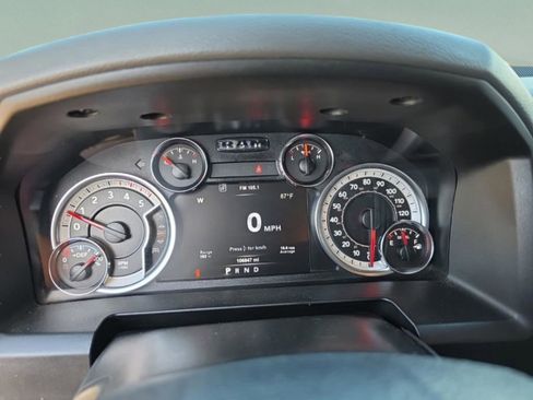 Used 2018 RAM 2500 SLT w/ Luxury Group AWD/4WD image 17