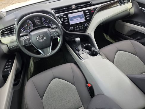 Used 2019 Toyota Camry L image 13
