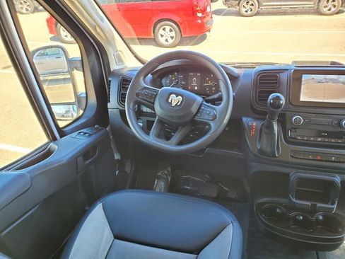 Used 2025 RAM ProMaster 2500 w/ Convenience Group FWD image 5