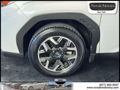 Used 2025 Subaru Forester Premium AWD/4WD image 5