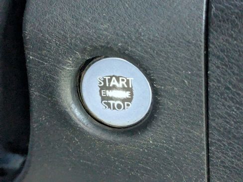 Used 2022 Nissan Frontier SV w/ Technology Package image 21