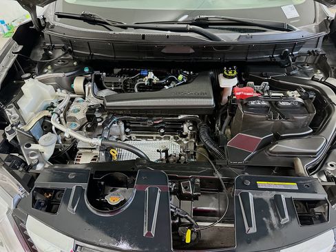 Used 2018 Nissan Rogue SV w/ Premium Package AWD/4WD image 35