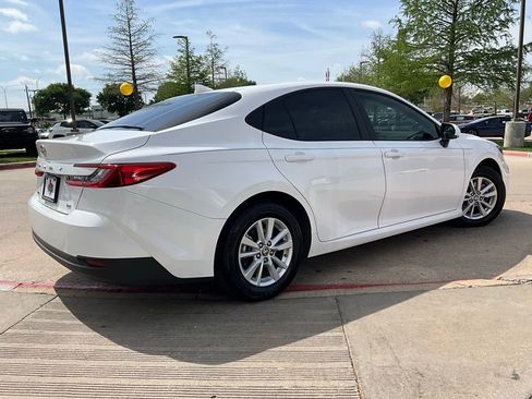 Used 2026 Toyota Camry LE w/ Convenience Package image 6