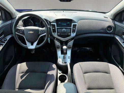 Used 2014 Chevrolet Cruze LT FWD image 12