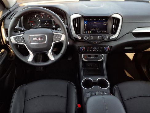 Used 2024 GMC Terrain SLT w/ Elevation Edition image 12