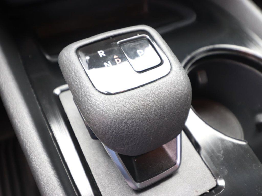 Used 2025 Nissan Rogue SV w/ SV Premium Package FWD image 22