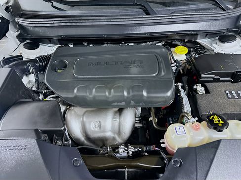 Used 2021 Jeep Cherokee Latitude image 30