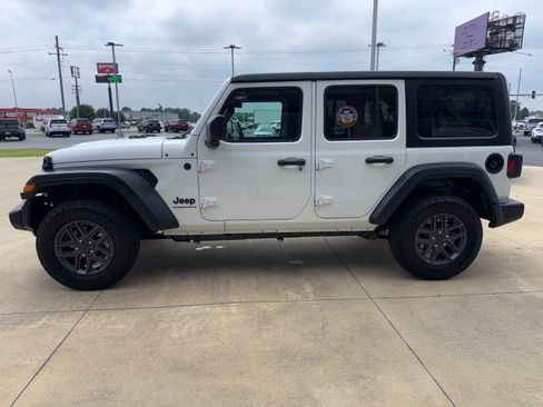 Used 2025 Jeep Wrangler Unlimited Sport AWD/4WD image 6