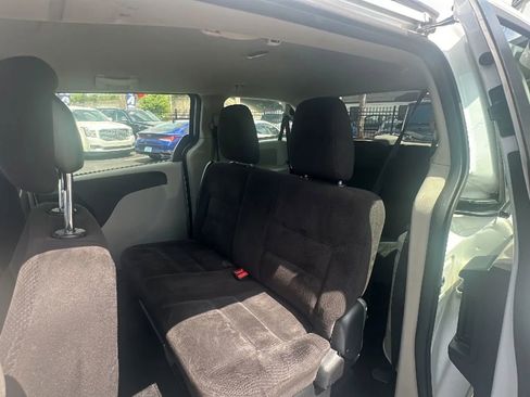 Used 2014 Dodge Grand Caravan American Value Package image 26