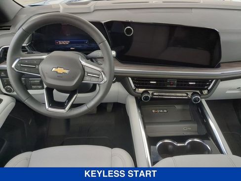 New 2026 Chevrolet Suburban Premier w/ Sun And Tow Package AWD/4WD image 19