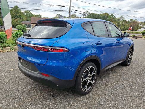 New 2024 Alfa Romeo Tonale Sprint image 3