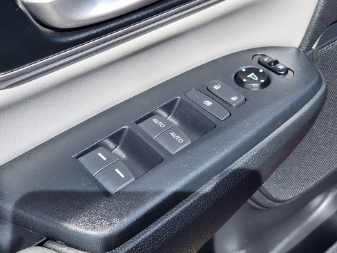 Used 2018 Honda CR-V Touring image 15