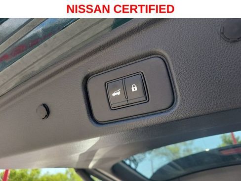 Certified 2022 Nissan Pathfinder Platinum w/ Cargo Package AWD/4WD image 11