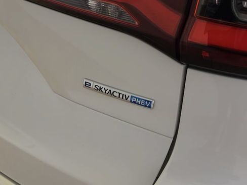 Certified 2025 MAZDA CX-70 Plug-In Hybrid w/ Premium Plus AWD/4WD image 6
