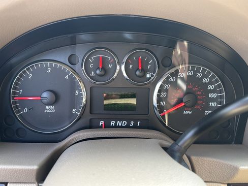 Used 2007 Ford Freestar SEL FWD image 21
