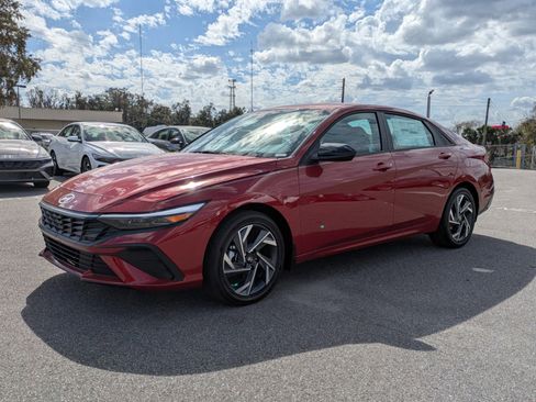 New 2025 Hyundai Elantra SEL image 10