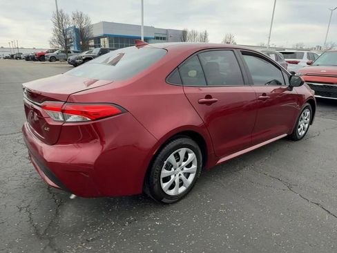 Used 2022 Toyota Corolla LE image 8