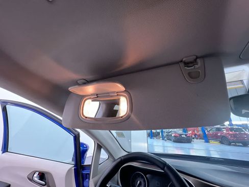 Used 2018 Chrysler Pacifica Touring-L Plus FWD image 34