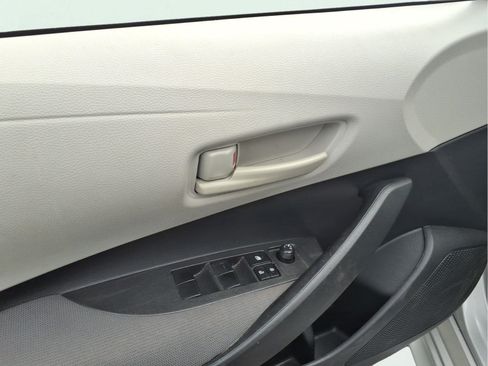 Used 2022 Toyota Corolla LE w/ LE Convenience Package FWD image 10