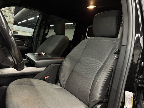 Used 2019 RAM 2500 Big Horn w/ Black Appearance Package AWD/4WD image 24