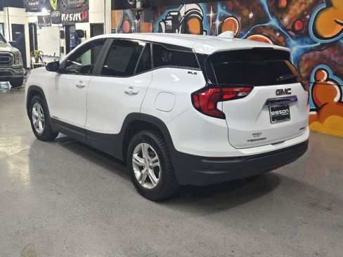 Used 2021 GMC Terrain SLE AWD/4WD image 3