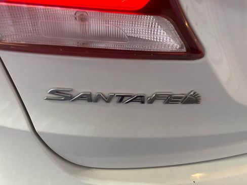 Used 2018 Hyundai Santa Fe Limited FWD image 11